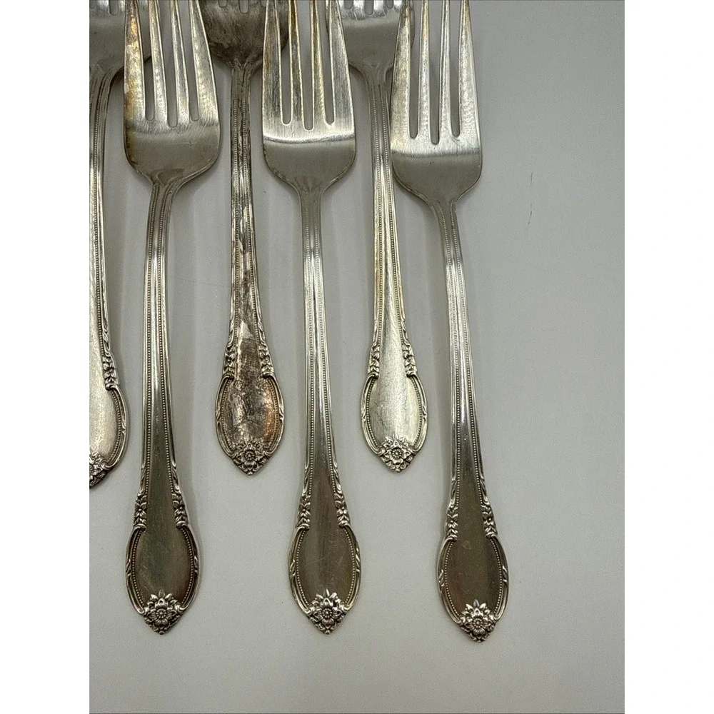 1847 Rogers Bros IS Flatware Set Of 8 Salad Forks Remembrance Silverplate